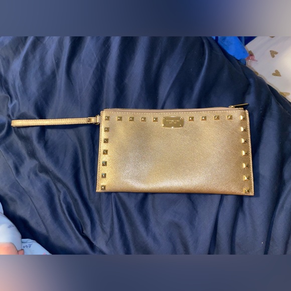 NWOT MK GOLD JETSETTER CLUTCH - Picture 2 of 10